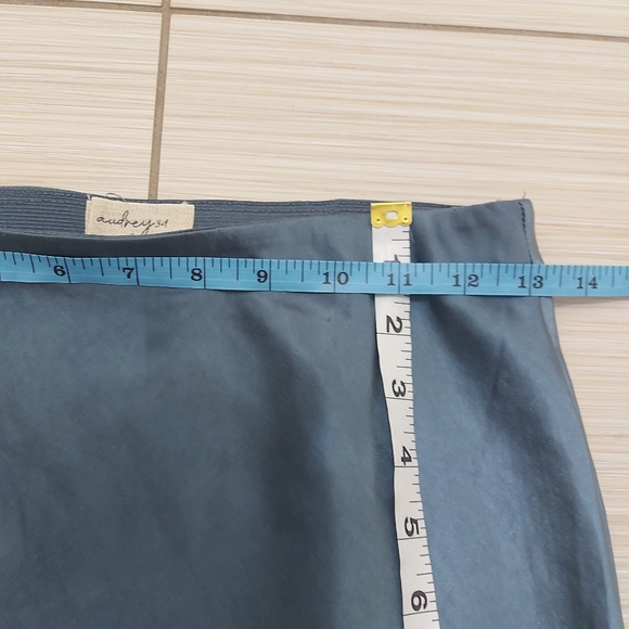 Audrey 3+1 Judith skirt - Picture 8 of 9